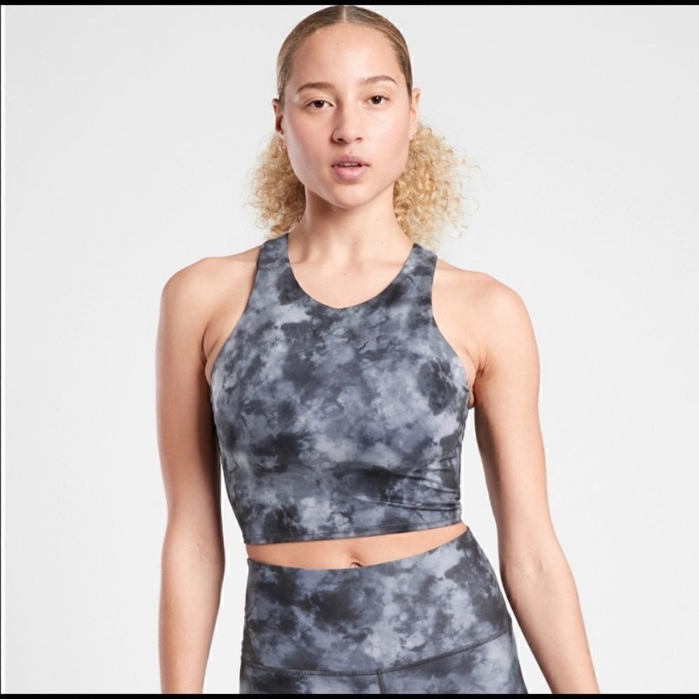 Athleta Conscious Crop D-DD+ 